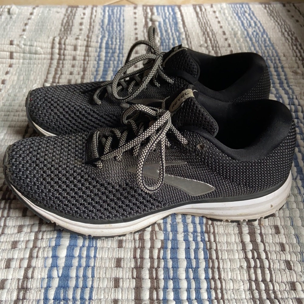 Brooks Running Revel 2